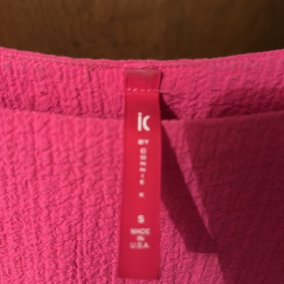 Fuchsia Flowing Top in size S. Very comfortable for hot weather - Picture 4 of 5